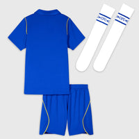 Conjunto para niño/niña Chelsea Home 26/27 - Con Medias