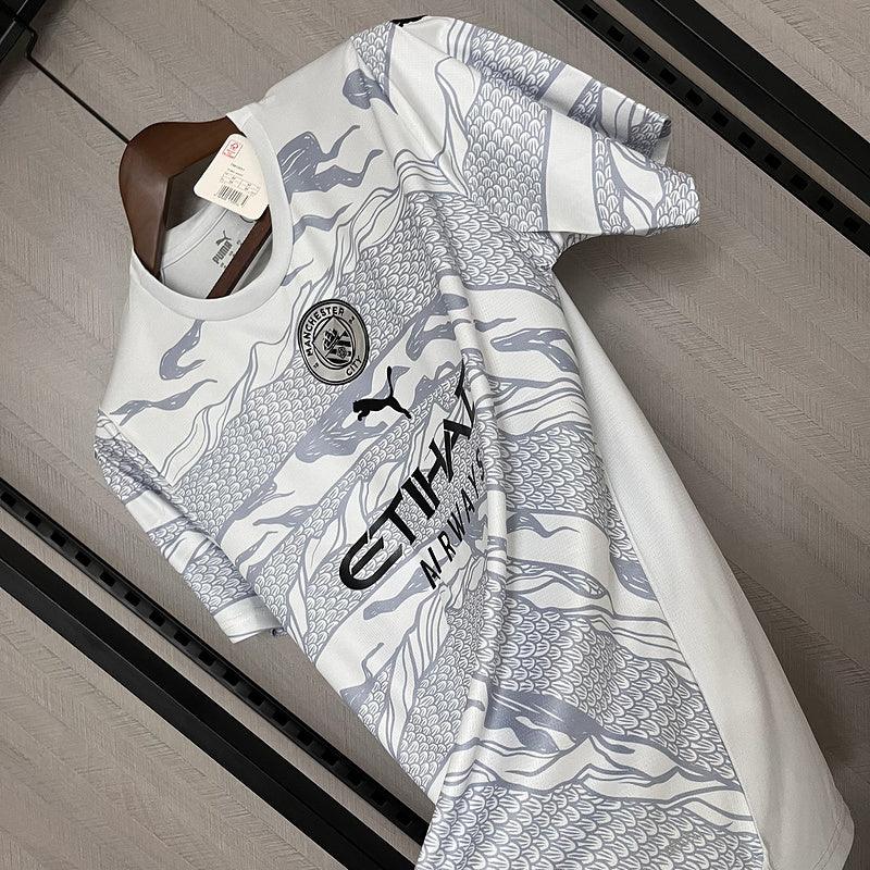 Camisa Manchester City I 24/25 Puma - Ano do Dragão - DA Sports Oficial