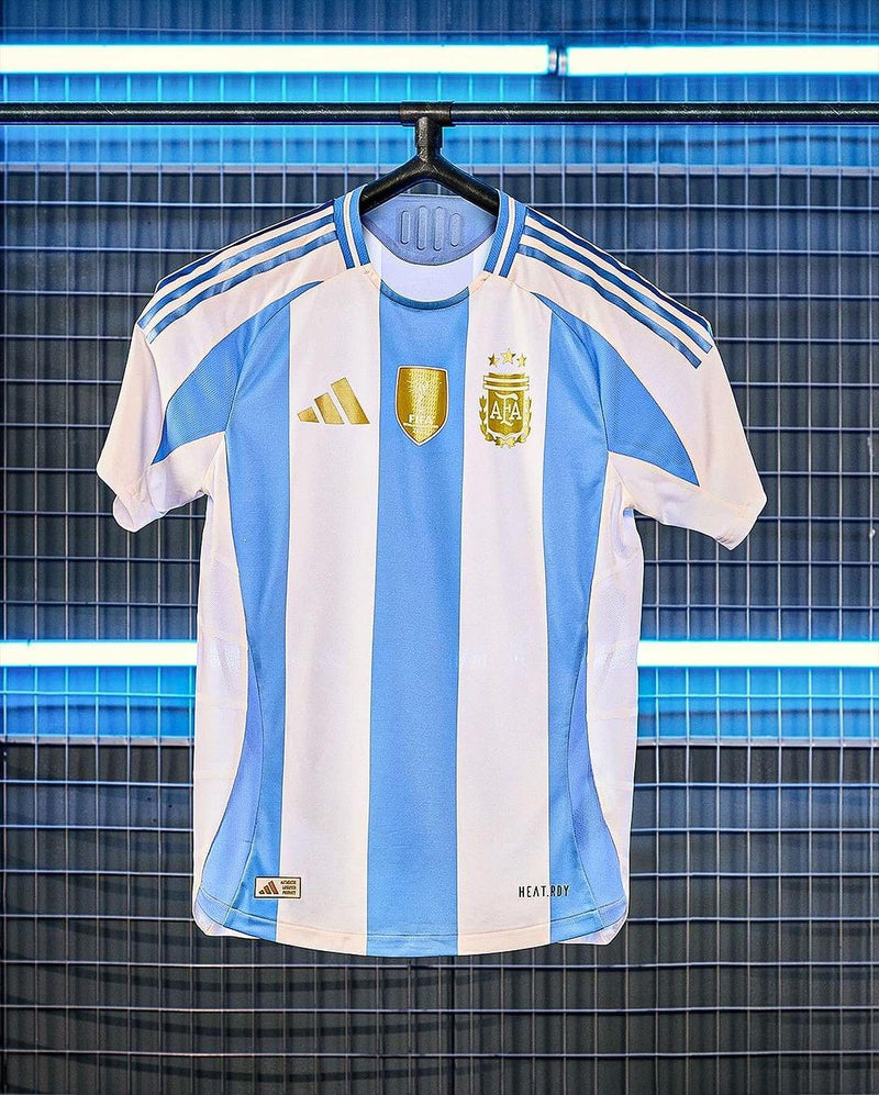 Camisa Seleção Argentina Home 2024/25 + Patch Campeão - Branca e Azul - DA Sports Oficial