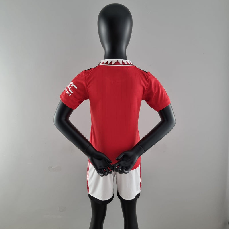 Kit Infantil Manchester United 22/23 Adidas - Vermelho - DA Sports Oficial