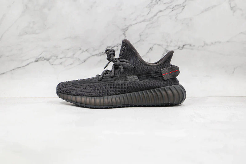 Yeezy Boost 350 V2 Black (Refletivo)