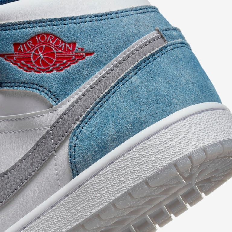 Air Jordan 1 Mid SE Baby Blue