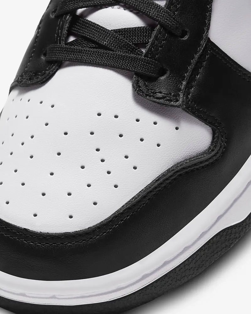 SB Dunk Low Retrô Black and White “Panda”